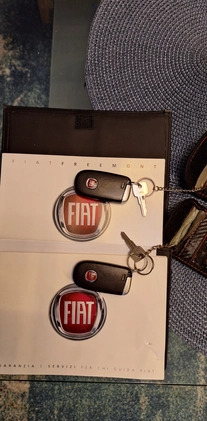 Fiat Freemont cena 40500 przebieg: 221000, rok produkcji 2013 z Tychy małe 326